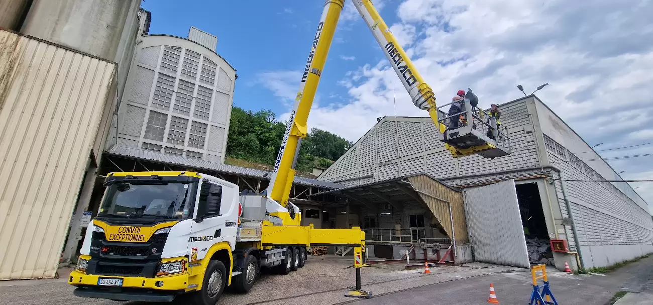Intervention par nacelle pour réparation toiture bâtiment Canteleu Intervention par nacelle pour réparation toiture bâtiment Canteleu