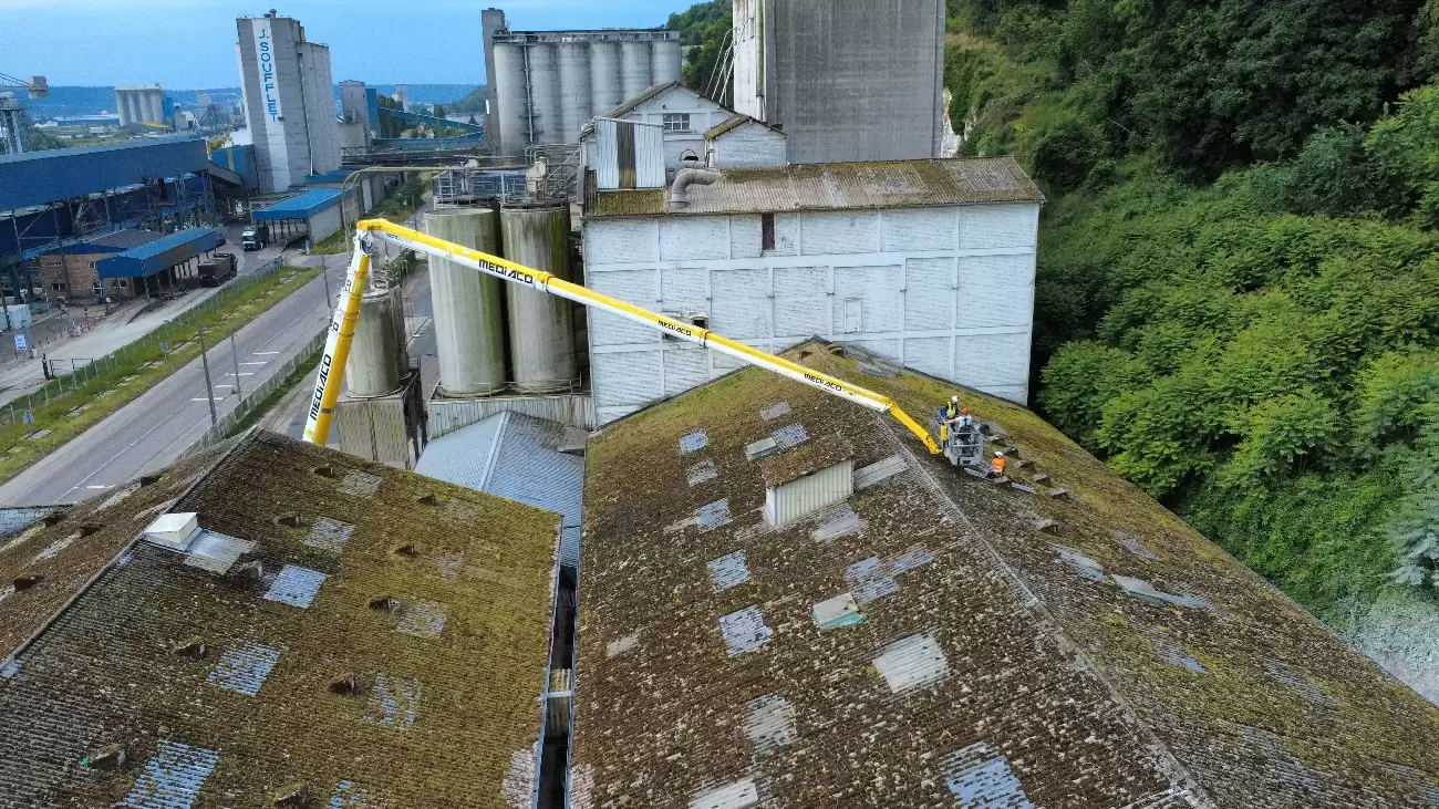Réparation de la toiture en fibrociment par vue drone à Canteleu Réparation de la toiture en fibrociment par vue drone à Canteleu